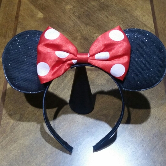 Disney's Minnie Mouse Classic Headband - Picture 3 of 4